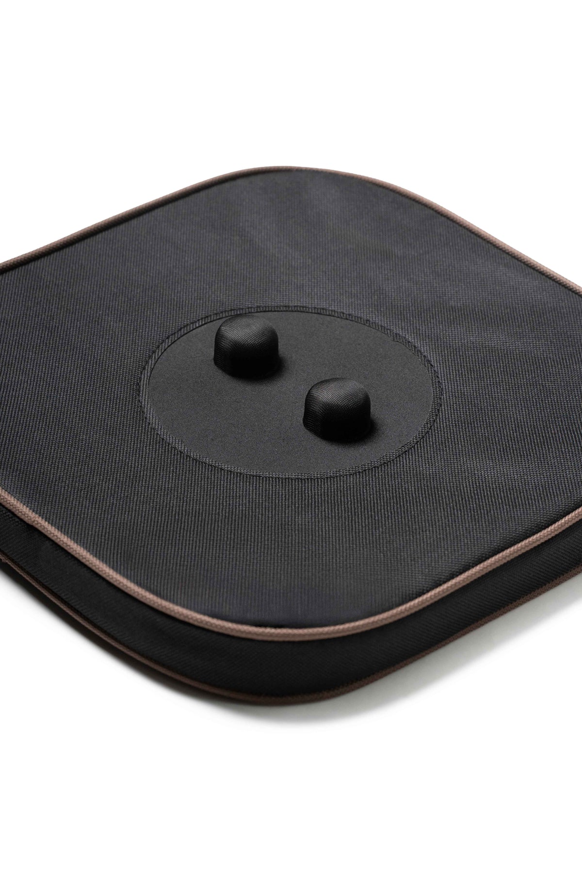 Nomad Cush | Black-Brown